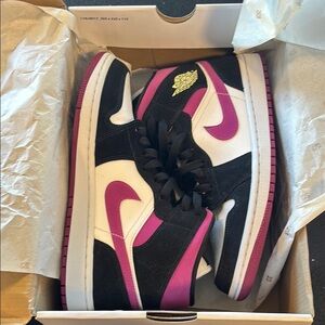 Women’s air Jordan mid